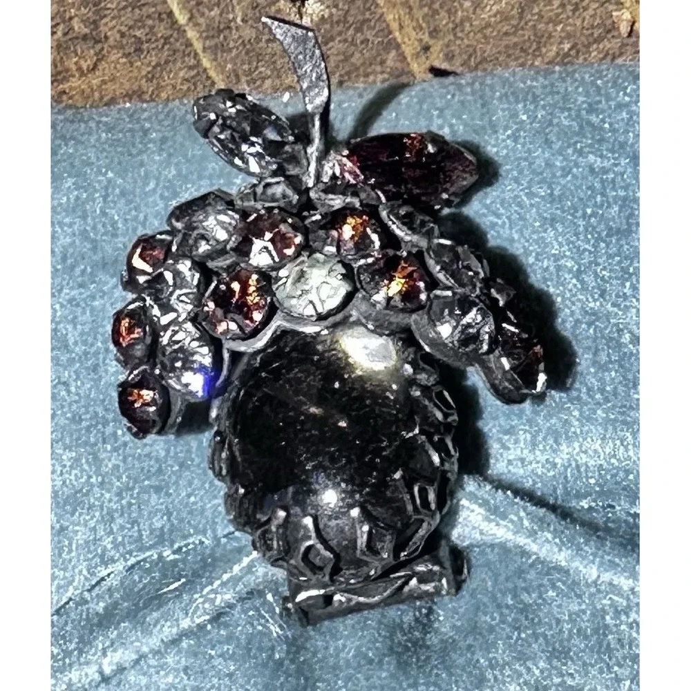 VTG Unsigned Schreiner NY Berry Rhinestone Cabochon 2 Prong Dress Fur Clip RARE